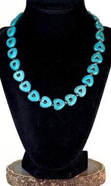Vintage Southwestern Turquoise Blue Howlite Heart Bead Necklace 18” 40.9g
